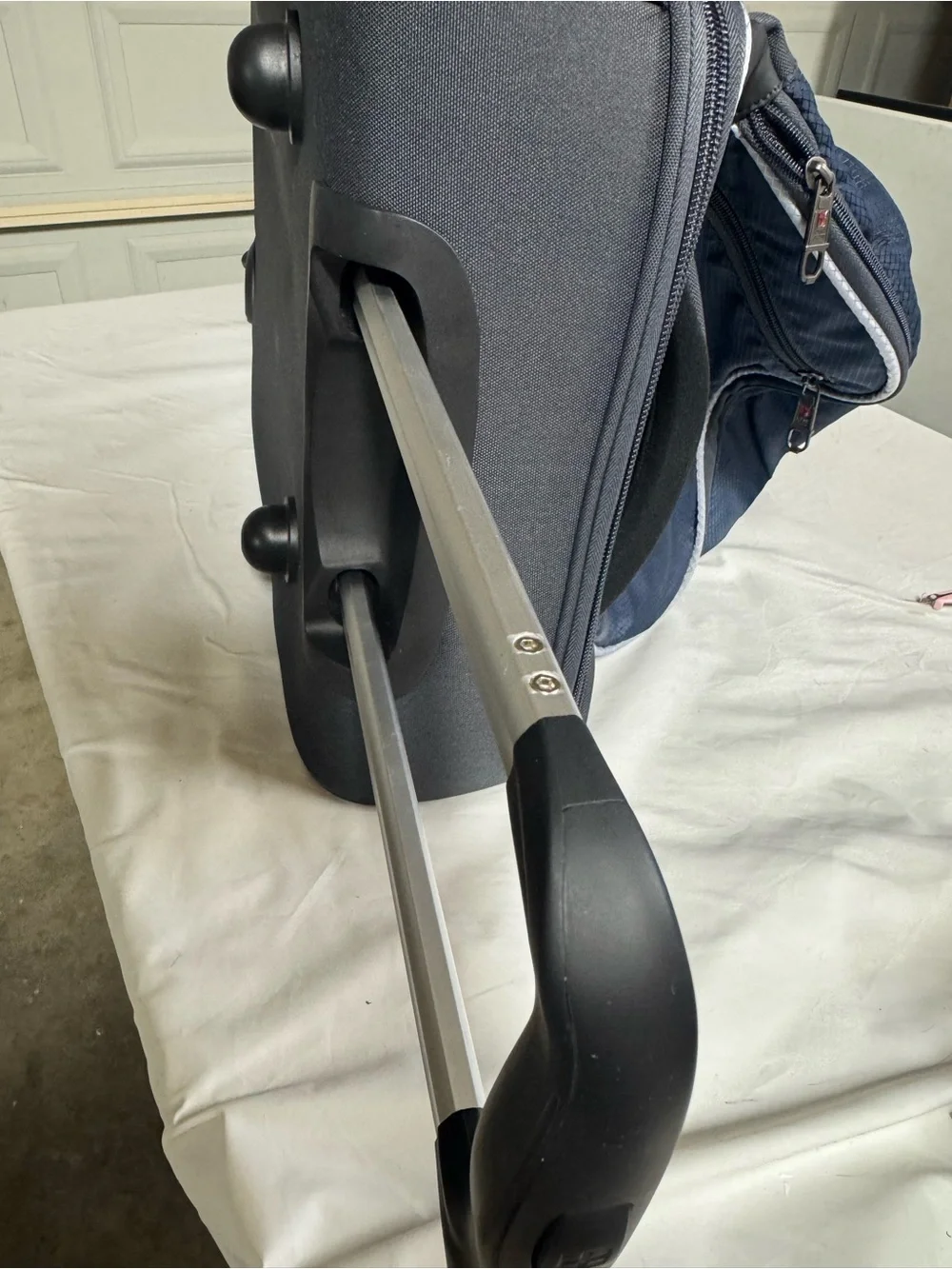 Swiss Tech spacious duffel